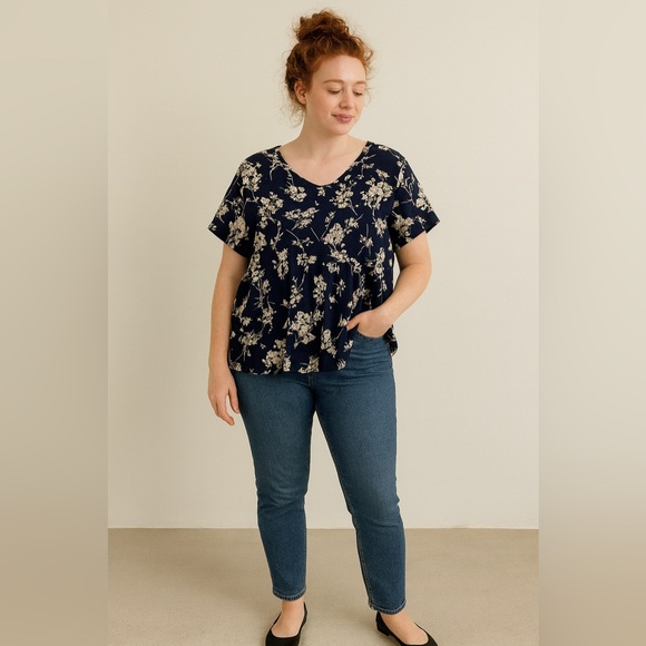 Blue Floral Short Sleeved Blouse - Picture 1 of 7